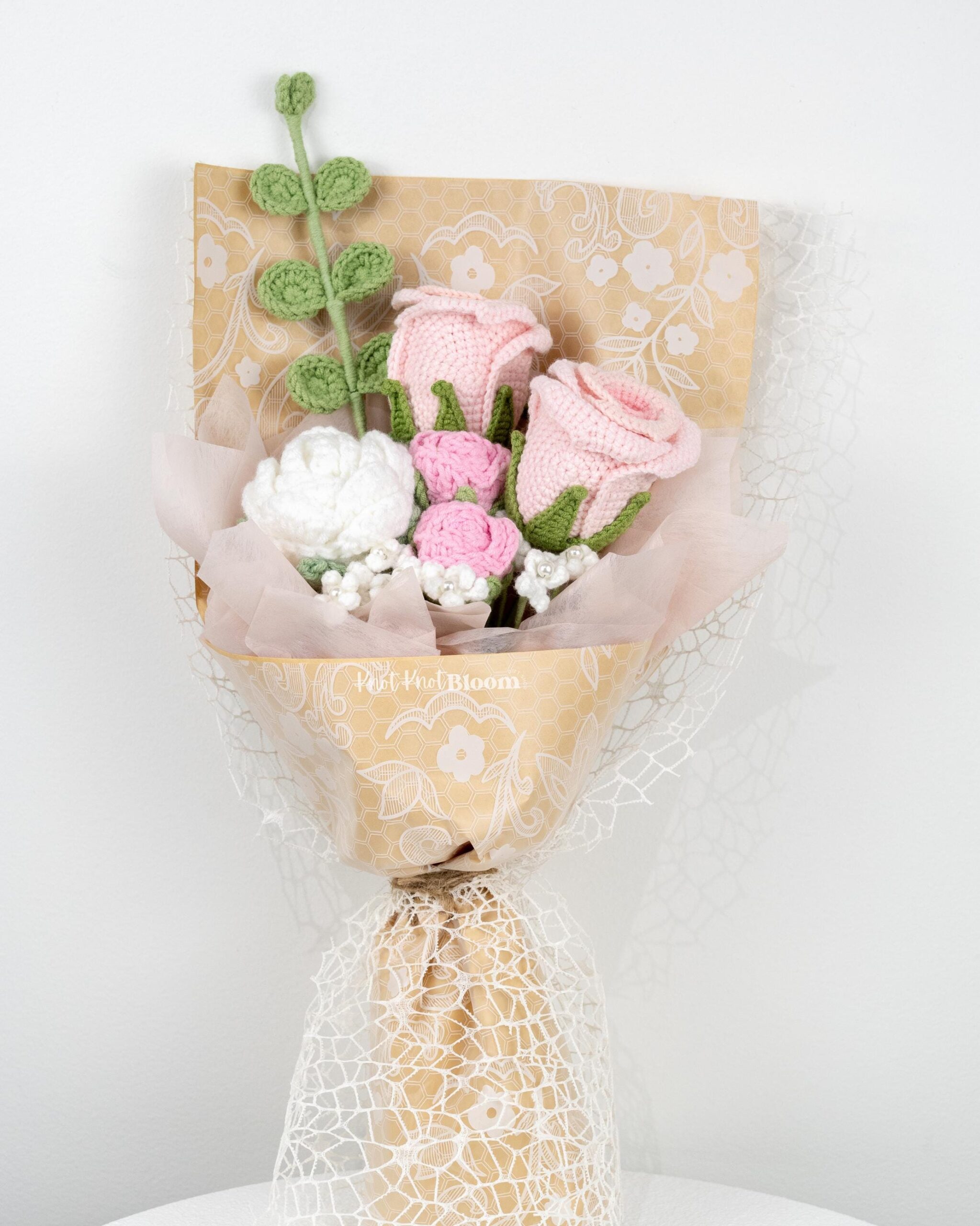 Beautiful Handmade Crochet Pink Rose Bouquet Valentine's Day Graduation Gift Knitted Craft